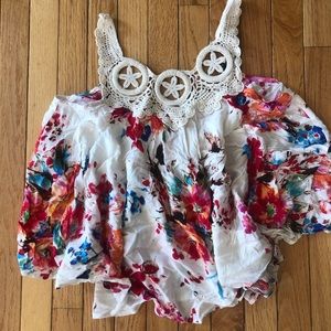 NWT crochet detail flowy tank